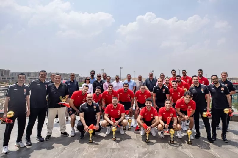 الأهلي يكرم أبطال كرة اليد بعد موسم السداسية التاريخية